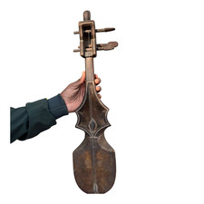 Antico strumento musicale a