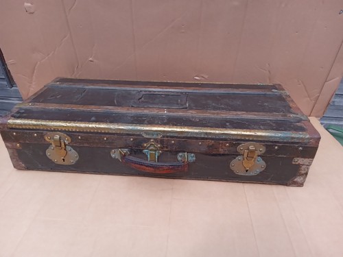 Antica custodia per strumenti